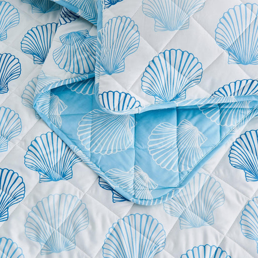 Coastal Blue Seashell Quilt Set