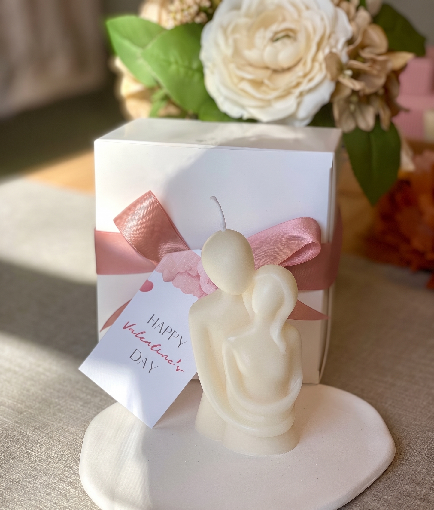 Cuddling Couple Candle — Romantic Sculptural Soy Wax