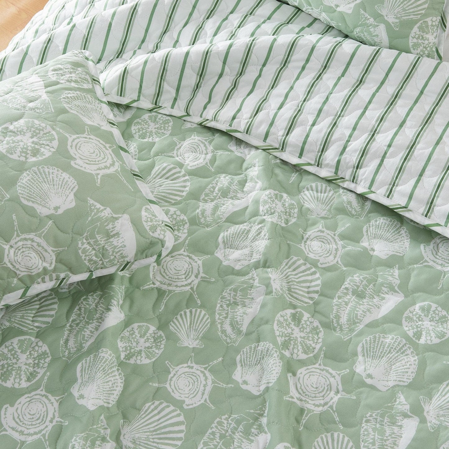 Green Seashell Quilt