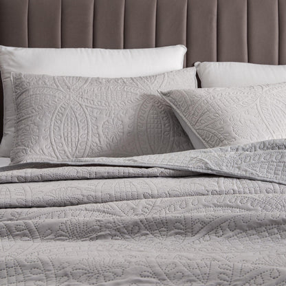 Oversized Medallion Quilt Set
