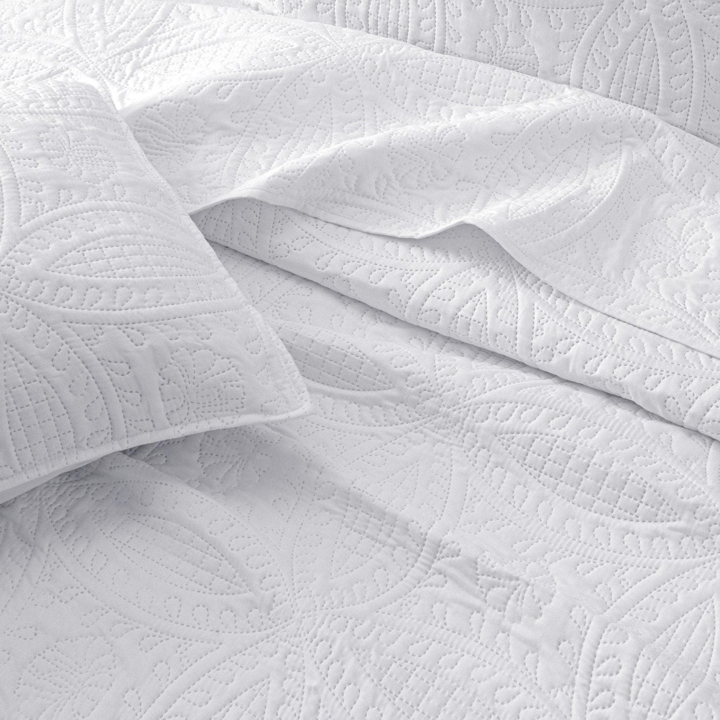 Oversized Medallion Quilt Set