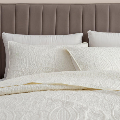 Oversized Medallion Quilt Set