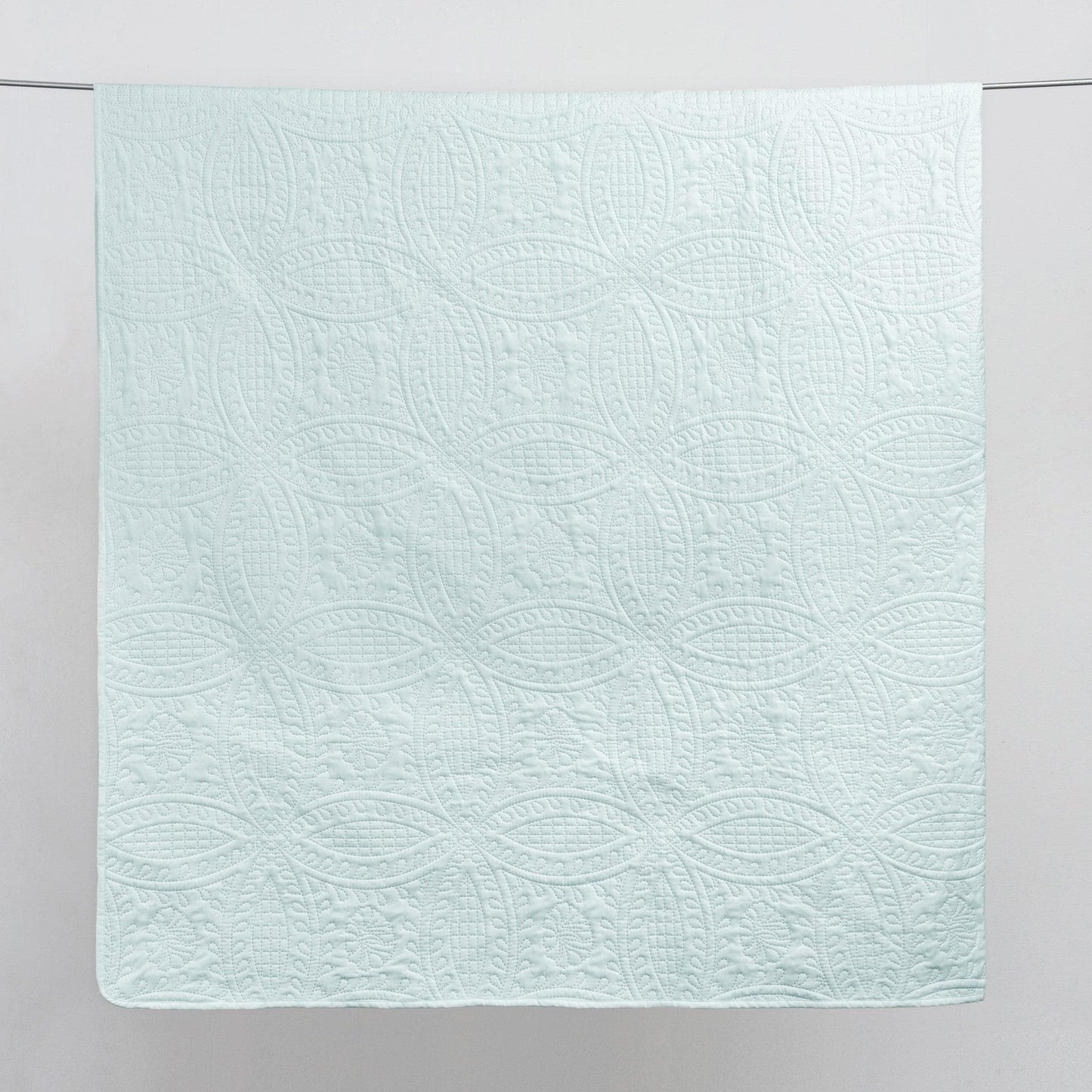 Oversized Medallion Quilt Set