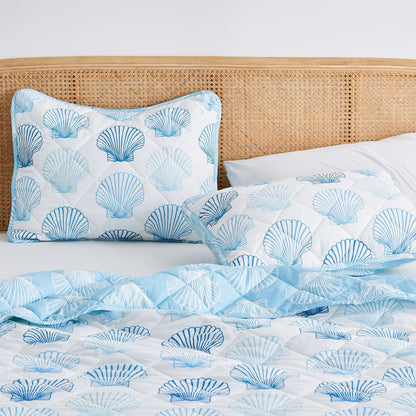 Coastal Blue Seashell Quilt Set