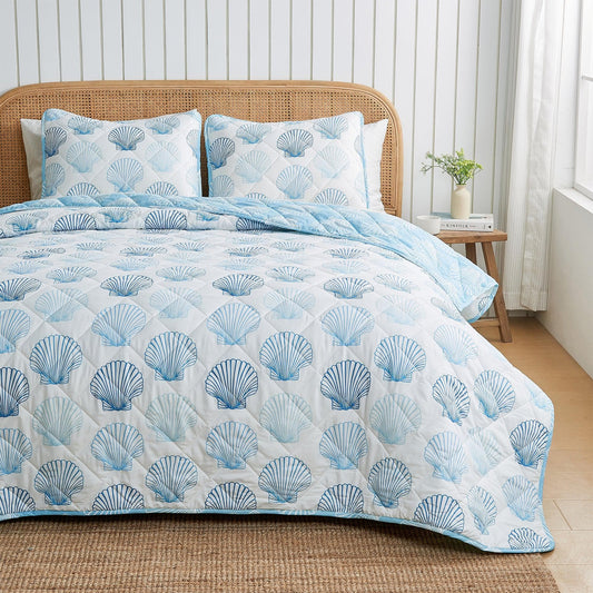 Coastal Blue Seashell Quilt Set