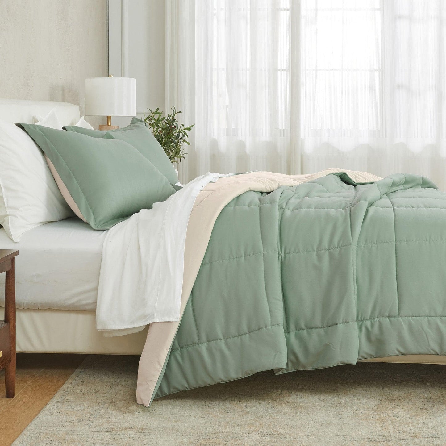 Reversible Comforter Set